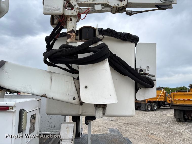 image for item FC5704 2007 Freightliner Business Class M2 bucket truck
