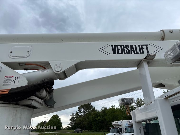 image for item FC5704 2007 Freightliner Business Class M2 bucket truck