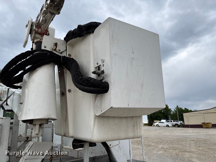 image for item FC5704 2007 Freightliner Business Class M2 bucket truck