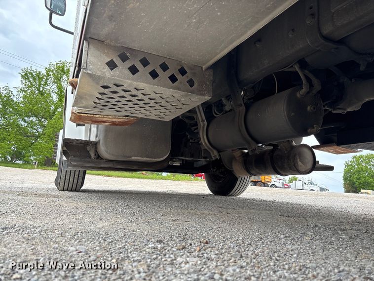 image for item FC5704 2007 Freightliner Business Class M2 bucket truck