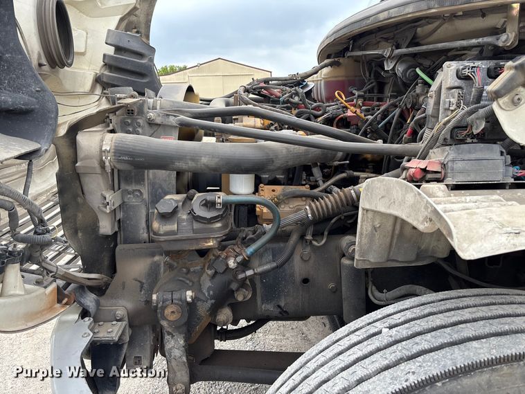 image for item FC5704 2007 Freightliner Business Class M2 bucket truck