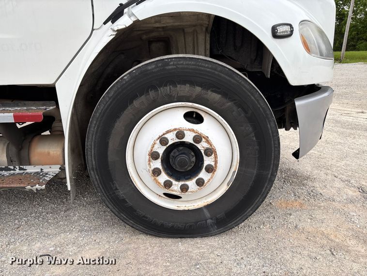 image for item FC5704 2007 Freightliner Business Class M2 bucket truck