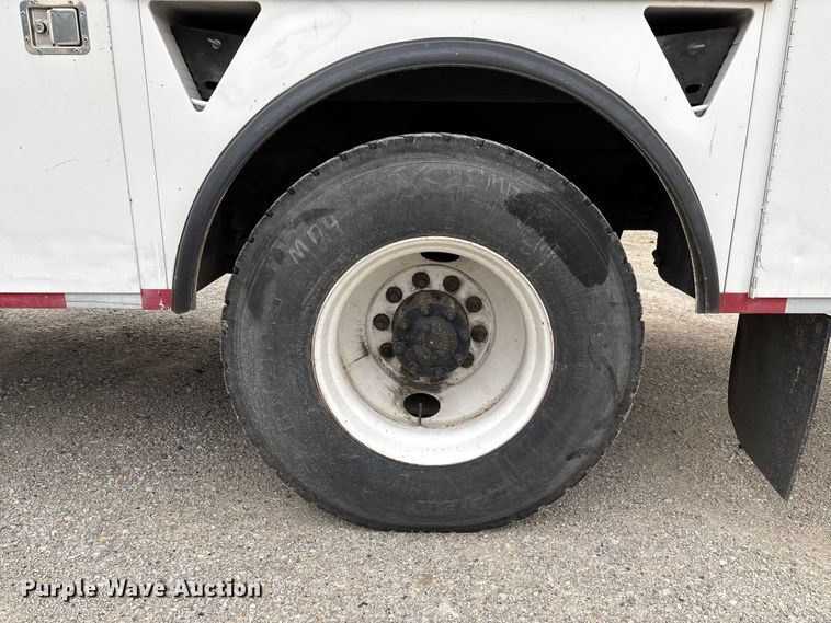 image for item FC5704 2007 Freightliner Business Class M2 bucket truck