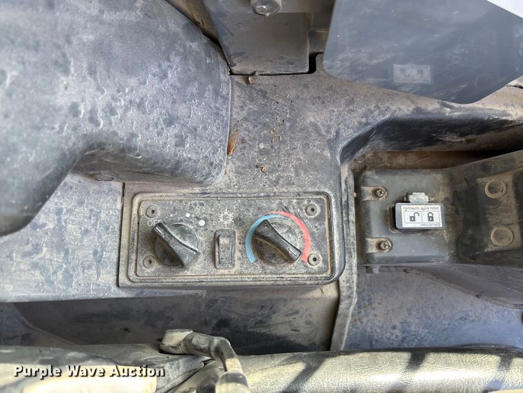 image for item FC5730 2015 Takeuchi TL8 tracked skid steer loader