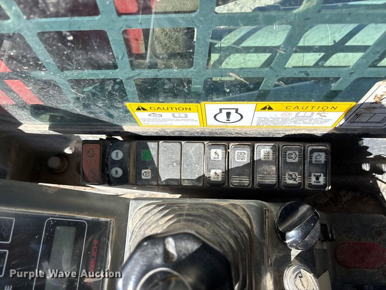 image for item FC5730 2015 Takeuchi TL8 tracked skid steer loader