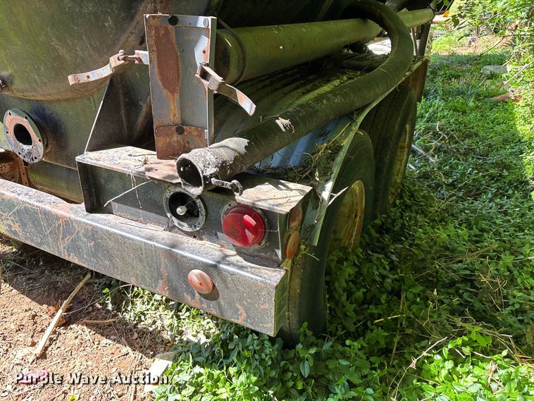 image for item FG0354 2010 Trailmaster Tanks, Inc. oil tank trailer