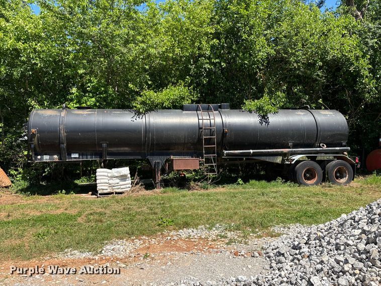 image for item FG0354 2010 Trailmaster Tanks, Inc. oil tank trailer