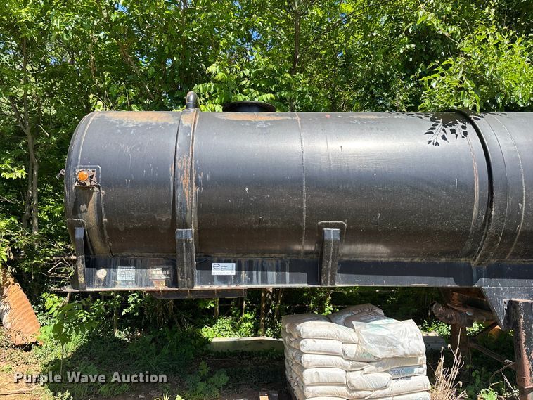 image for item FG0354 2010 Trailmaster Tanks, Inc. oil tank trailer