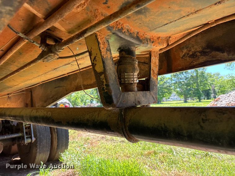 image for item FG0354 2010 Trailmaster Tanks, Inc. oil tank trailer