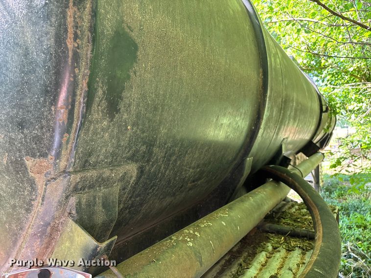 image for item FG0354 2010 Trailmaster Tanks, Inc. oil tank trailer
