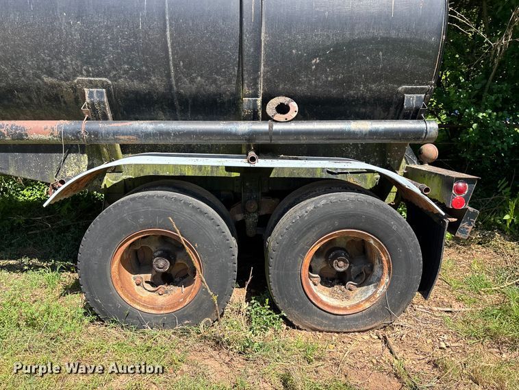 image for item FG0354 2010 Trailmaster Tanks, Inc. oil tank trailer
