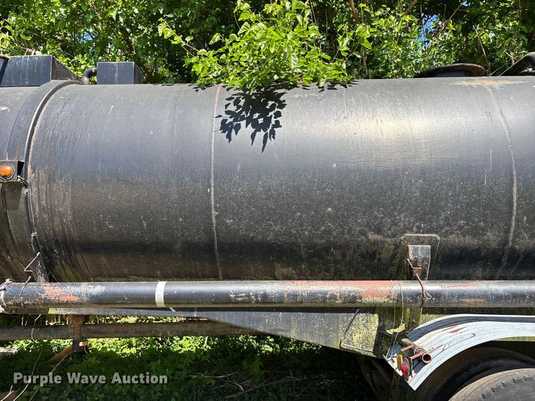 image for item FG0354 2010 Trailmaster Tanks, Inc. oil tank trailer