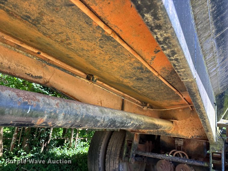 image for item FG0354 2010 Trailmaster Tanks, Inc. oil tank trailer