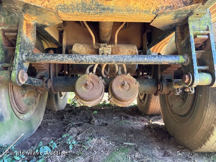 image for item FG0354 2010 Trailmaster Tanks, Inc. oil tank trailer