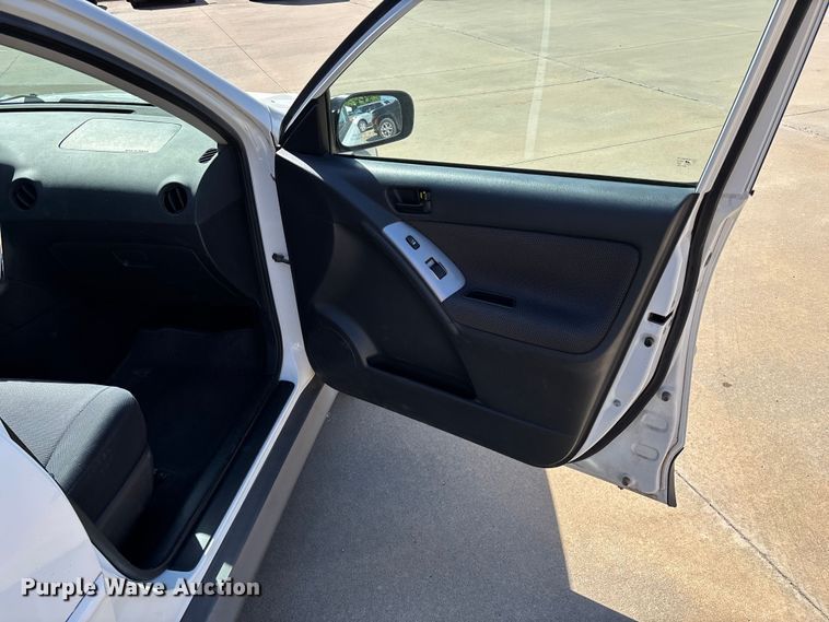 image for item FG0359 2005 Pontiac Vibe SUV