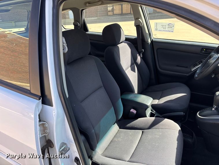 image for item FG0359 2005 Pontiac Vibe SUV