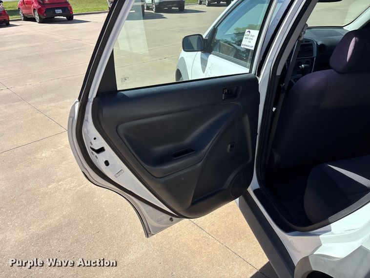 image for item FG0359 2005 Pontiac Vibe SUV