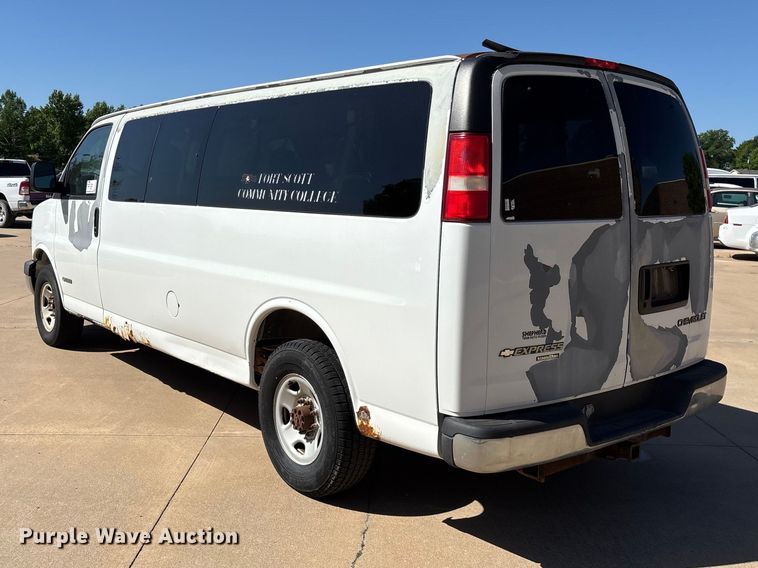 image for item FG0361 2006 Chevrolet Express 3500 van