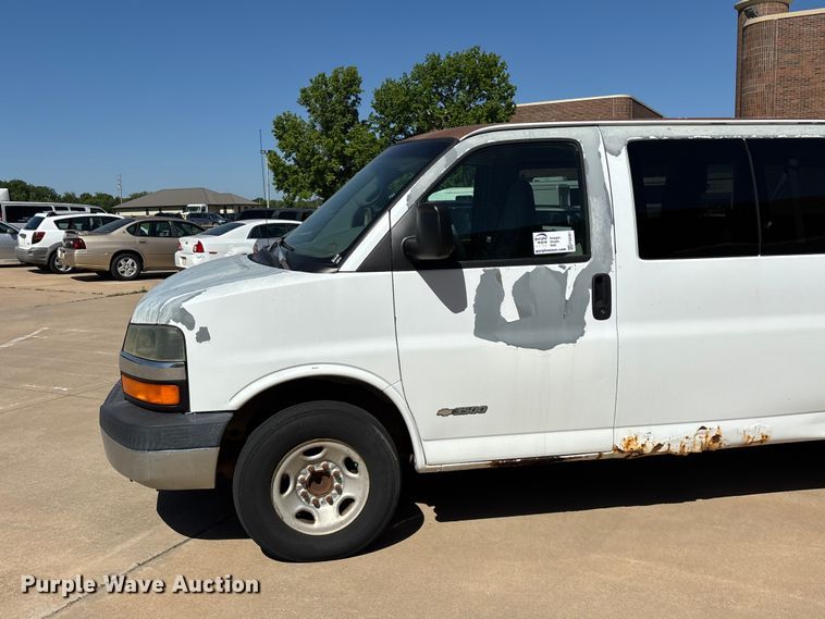 image for item FG0361 2006 Chevrolet Express 3500 van