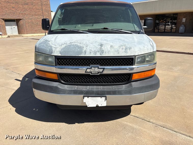 image for item FG0361 2006 Chevrolet Express 3500 van