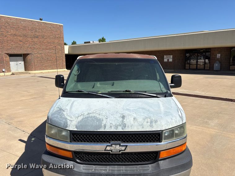 image for item FG0361 2006 Chevrolet Express 3500 van
