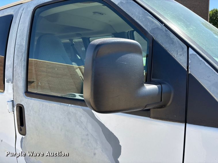 image for item FG0361 2006 Chevrolet Express 3500 van