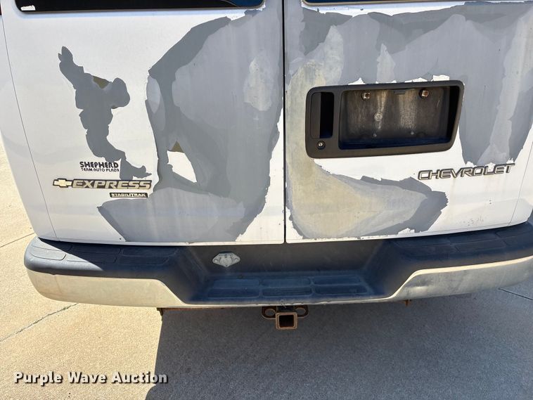 image for item FG0361 2006 Chevrolet Express 3500 van