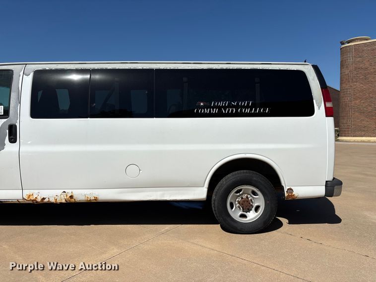 image for item FG0361 2006 Chevrolet Express 3500 van