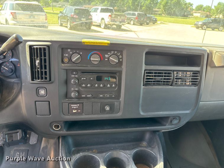 image for item FG0361 2006 Chevrolet Express 3500 van
