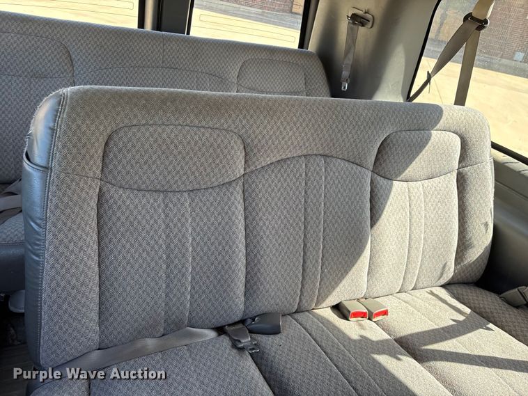 image for item FG0361 2006 Chevrolet Express 3500 van