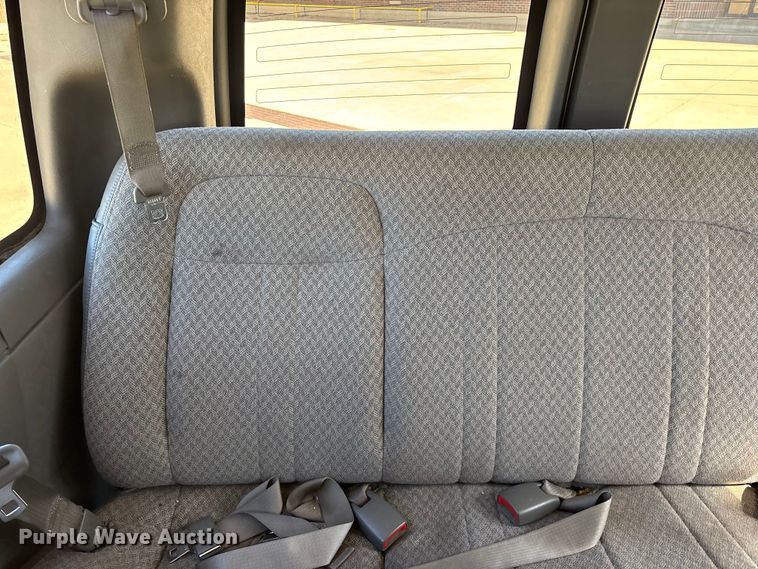 image for item FG0361 2006 Chevrolet Express 3500 van