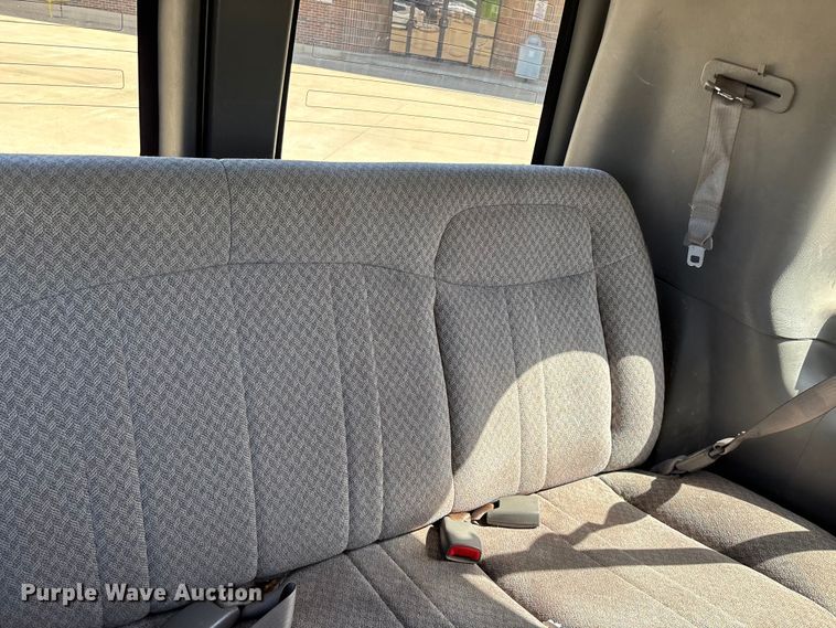 image for item FG0361 2006 Chevrolet Express 3500 van