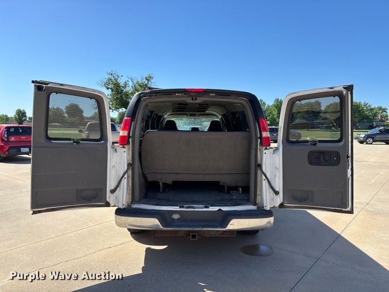 image for item FG0361 2006 Chevrolet Express 3500 van
