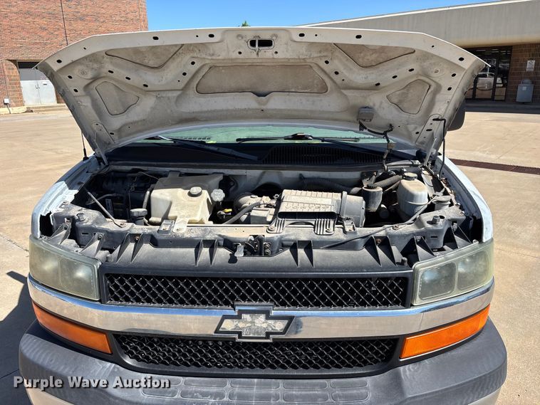 image for item FG0361 2006 Chevrolet Express 3500 van