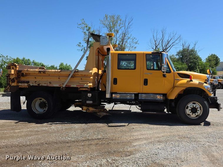 image for item FH6002 2008 International 7400 Crew Cab dump truck