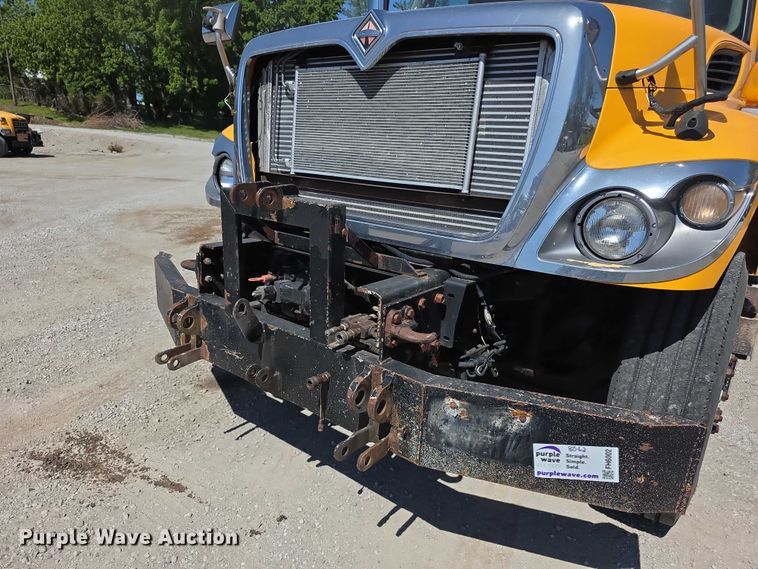 image for item FH6002 2008 International 7400 Crew Cab dump truck