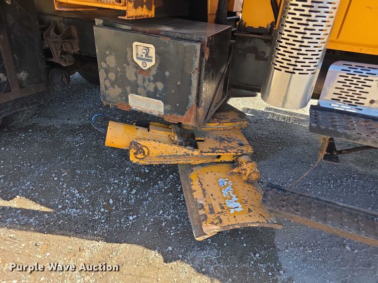 image for item FH6002 2008 International 7400 Crew Cab dump truck