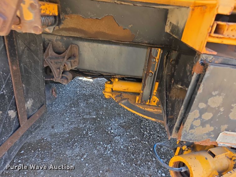 image for item FH6002 2008 International 7400 Crew Cab dump truck