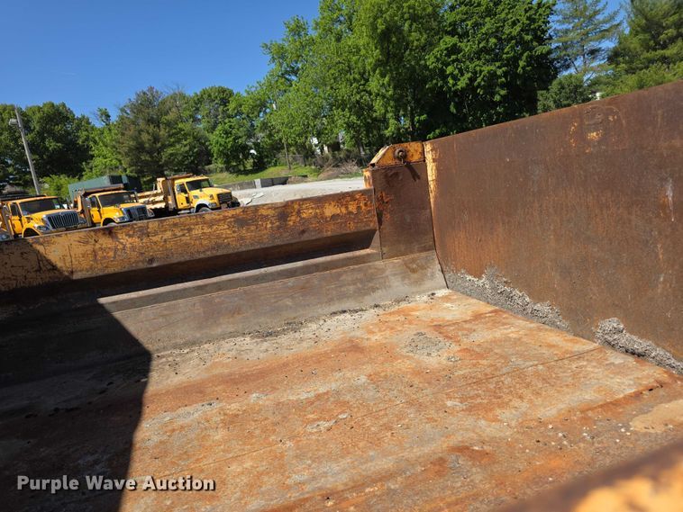 image for item FH6002 2008 International 7400 Crew Cab dump truck