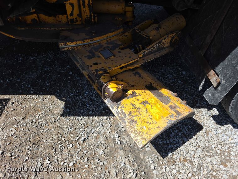image for item FH6002 2008 International 7400 Crew Cab dump truck