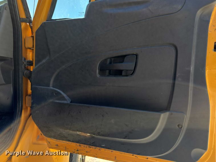 image for item FH6002 2008 International 7400 Crew Cab dump truck