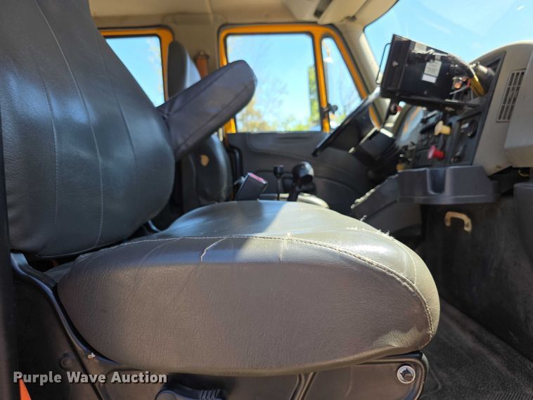 image for item FH6002 2008 International 7400 Crew Cab dump truck