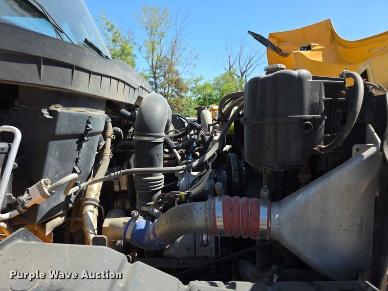 image for item FH6002 2008 International 7400 Crew Cab dump truck