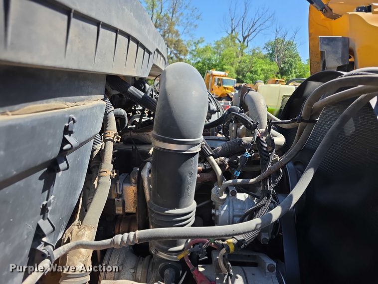 image for item FH6002 2008 International 7400 Crew Cab dump truck