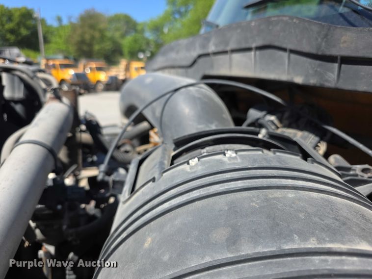 image for item FH6002 2008 International 7400 Crew Cab dump truck
