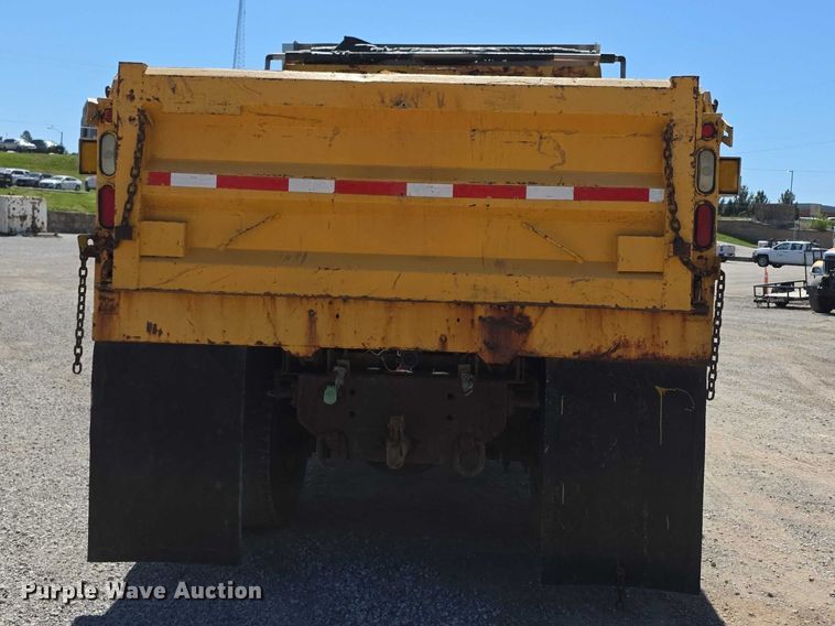 image for item FH6003 2006 International 7400 dump truck