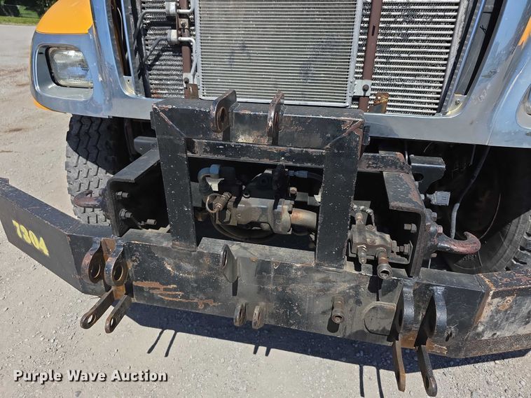 image for item FH6003 2006 International 7400 dump truck