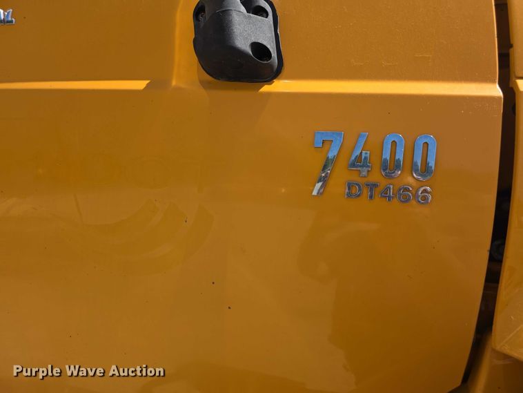image for item FH6003 2006 International 7400 dump truck
