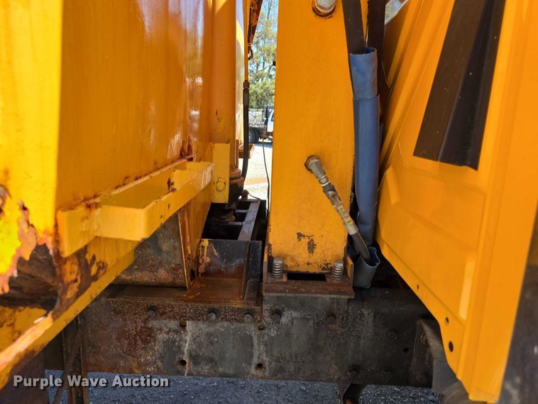 image for item FH6003 2006 International 7400 dump truck