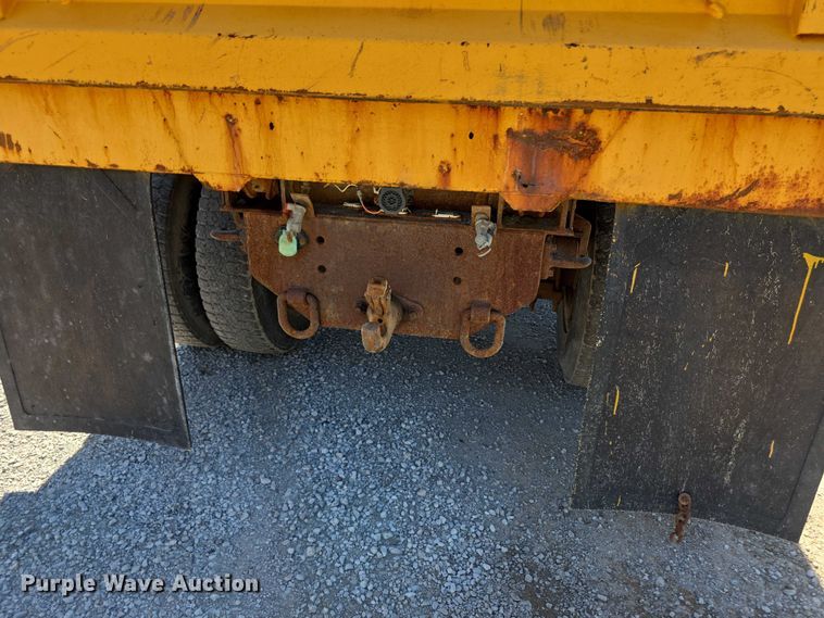 image for item FH6003 2006 International 7400 dump truck